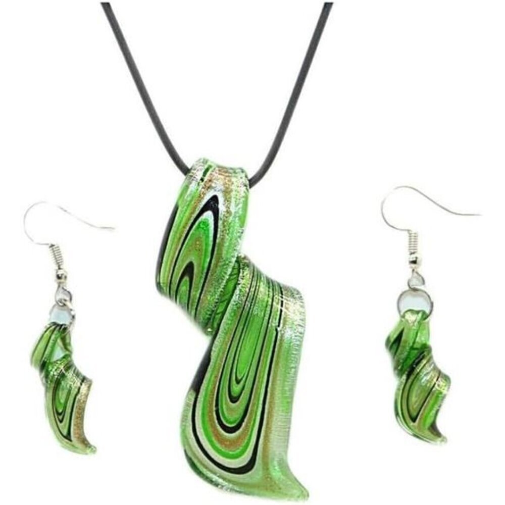 Artistic Green Murano-Style Glass Jewelry Set – Pendant Necklace and Earring Set